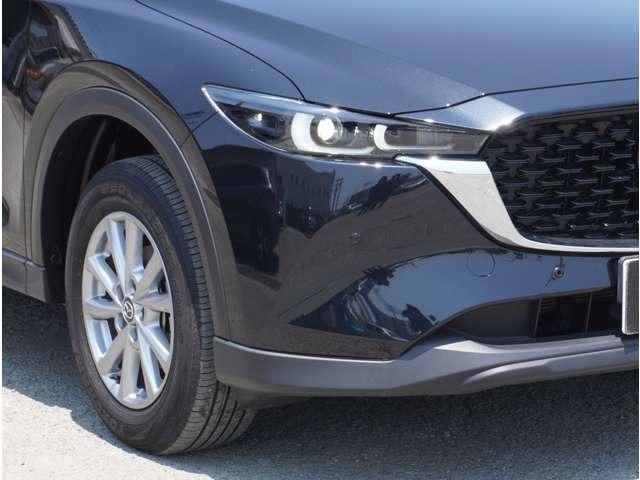 ＣＸ－５ ２０Ｓ　スマートエディション　横滑り防止機能　全周囲モニター　衝突軽減システム　エアコン　パワステ　キーレス　ＵＳＢポート　盗難防止システム　クルーズコントロール　アドバンストキー　サイドエアバッグ　ＬＥＤヘッドライト　ＡＢＳ（7枚目）