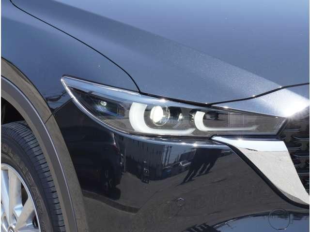 ＣＸ－５ ２０Ｓ　スマートエディション　横滑り防止機能　全周囲モニター　衝突軽減システム　エアコン　パワステ　キーレス　ＵＳＢポート　盗難防止システム　クルーズコントロール　アドバンストキー　サイドエアバッグ　ＬＥＤヘッドライト　ＡＢＳ（8枚目）