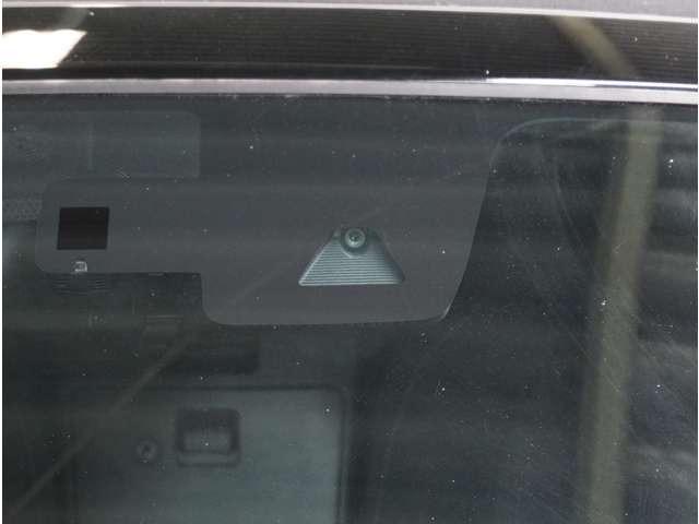 ロードスター Ｓ　パワーウィンドー　運転席エアバッグ　横滑防止装置　セキュリティー　衝突安全ボディ　ＵＳＢ　Ｗエアバック　ＬＥＤヘッドランプ　リモコンキー　ＡＢＳ　エアコン　パワーステアリング　バックソナー（10枚目）