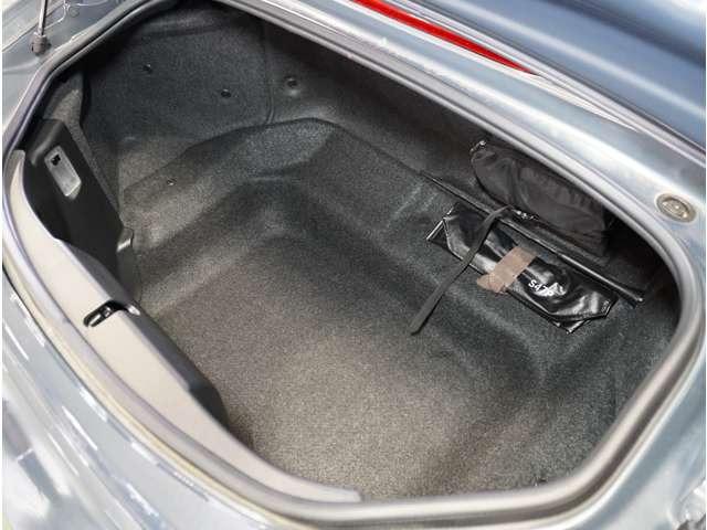 ロードスター Ｓ　パワーウィンドー　運転席エアバッグ　横滑防止装置　セキュリティー　衝突安全ボディ　ＵＳＢ　Ｗエアバック　ＬＥＤヘッドランプ　リモコンキー　ＡＢＳ　エアコン　パワーステアリング　バックソナー（26枚目）