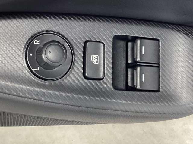 ロードスター Ｓ　パワーウィンドー　運転席エアバッグ　横滑防止装置　セキュリティー　衝突安全ボディ　ＵＳＢ　Ｗエアバック　ＬＥＤヘッドランプ　リモコンキー　ＡＢＳ　エアコン　パワーステアリング　バックソナー（31枚目）