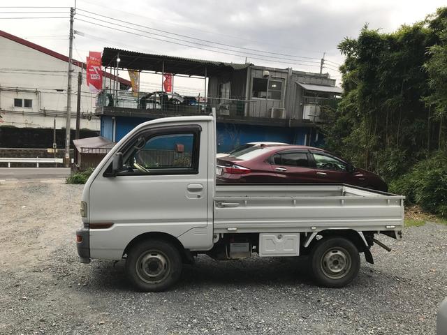 5速マニュアル エアコン 4WD(5枚目)