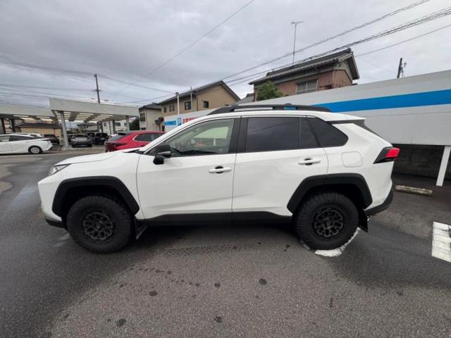 ＲＡＶ４ ４ＷＤアドベンチャーオフロードパッケージ２　保証書／ディスプレイオーディオ＋ナビ９インチ／デジタルインナーミラー／トヨタセーフティセンス／シートヒーター　前席／パノラミックビューモニター／車線逸脱防止支援システム／シート　合皮　全周囲カメラ（2枚目）