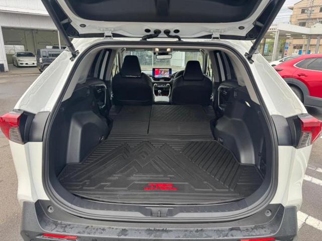 ＲＡＶ４ ４ＷＤアドベンチャーオフロードパッケージ２　保証書／ディスプレイオーディオ＋ナビ９インチ／デジタルインナーミラー／トヨタセーフティセンス／シートヒーター　前席／パノラミックビューモニター／車線逸脱防止支援システム／シート　合皮　全周囲カメラ（8枚目）