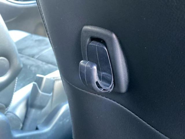 ヴォクシー ＺＳ　ＧＲスポーツ　新品タイヤ／社外　１０インチ　ＳＤナビ／衝突安全装置／両側電動スライドドア／車線逸脱防止支援システム／シート　ハーフレザー／ドライブレコーダー　前後／ヘッドランプ　ＬＥＤ／Ｂｌｕｅｔｏｏｔｈ接続（38枚目）