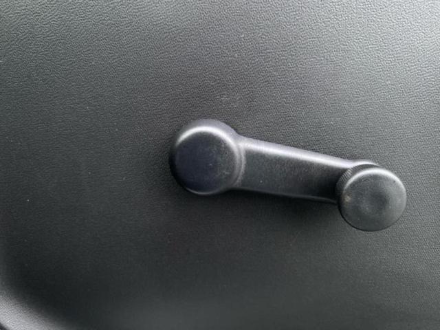 アルト VP 保証書/禁煙車/エアバッグ 運転席/エアバッグ 助手席/衝突安全ボディ/キーレスエントリー/パワーステアリング/盗難防止システム/ワンオーナー/マニュアルエアコン/セキュリティアラーム/間欠ワイパー(29枚目)