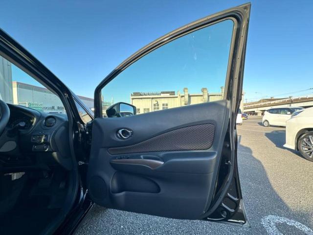 ノート ｅパワーメダリスト　保証書／純正　ＳＤナビ／インテリジェントルームミラー／エマージェンシーブレーキ／アラウンドビューモニター／車線逸脱防止支援システム／シート　ハーフレザー／ドライブレコーダー　純正　衝突被害軽減システム（20枚目）