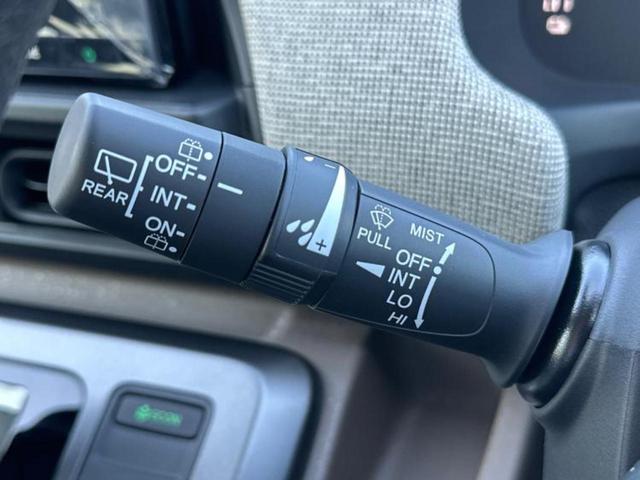 フリード eHEVエアー 保証書/純正 8インチ ナビ/ホンダセンシング/両側電動スライドドア/車線逸脱防止支援システム/登録済未使用車/ヘッドランプ LED/Bluetooth接続/EBD付ABS/横滑り防止装置 禁煙車(17枚目)