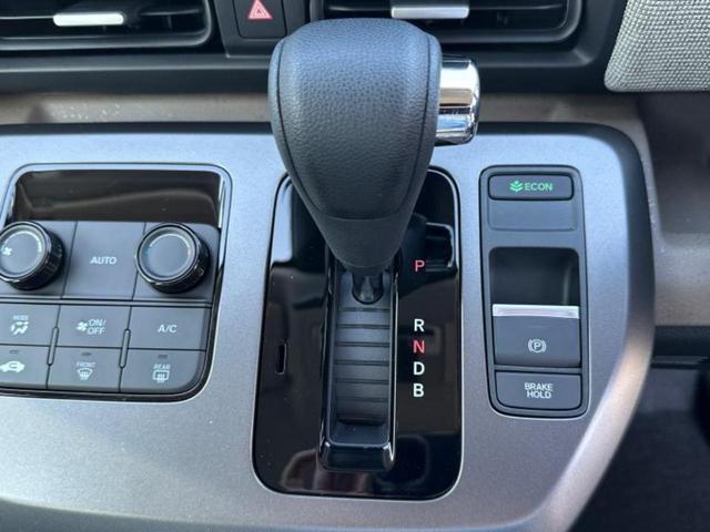 フリード eHEVエアー 保証書/純正 8インチ ナビ/ホンダセンシング/両側電動スライドドア/車線逸脱防止支援システム/登録済未使用車/ヘッドランプ LED/Bluetooth接続/EBD付ABS/横滑り防止装置 禁煙車(18枚目)