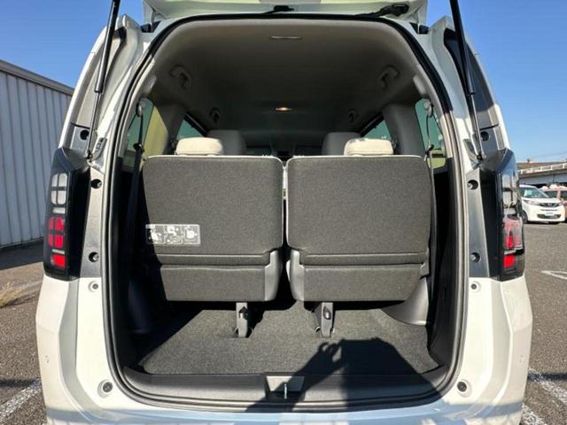 フリード eHEVエアー 保証書/純正 8インチ ナビ/ホンダセンシング/両側電動スライドドア/車線逸脱防止支援システム/登録済未使用車/ヘッドランプ LED/Bluetooth接続/EBD付ABS/横滑り防止装置 禁煙車(20枚目)