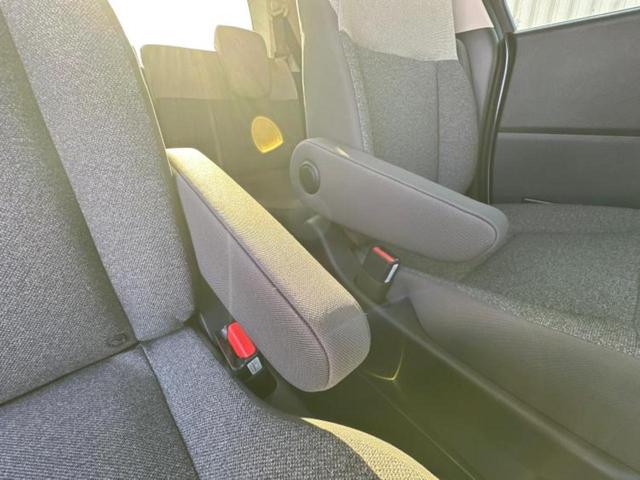 フリード eHEVエアー 保証書/純正 8インチ ナビ/ホンダセンシング/両側電動スライドドア/車線逸脱防止支援システム/登録済未使用車/ヘッドランプ LED/Bluetooth接続/EBD付ABS/横滑り防止装置 禁煙車(33枚目)