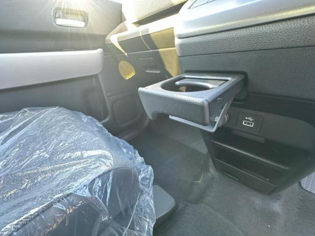 フリード eHEVエアー 保証書/純正 8インチ ナビ/ホンダセンシング/両側電動スライドドア/車線逸脱防止支援システム/登録済未使用車/ヘッドランプ LED/Bluetooth接続/EBD付ABS/横滑り防止装置 禁煙車(48枚目)