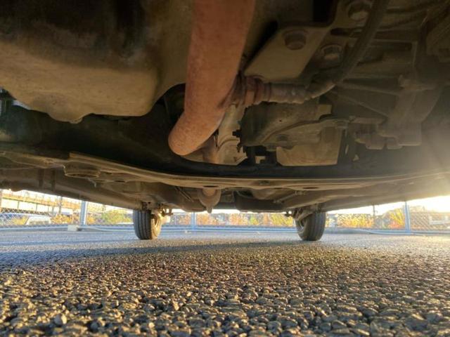 アルト Ｆ　新品タイヤ／社外　メモリーナビ／ワンセグＴＶ／エアバッグ　運転席／エアバッグ　助手席／パワーウインドウ／キーレスエントリー／パワーステアリング／マニュアルエアコン／セキュリティアラーム　盗難防止装置（47枚目）