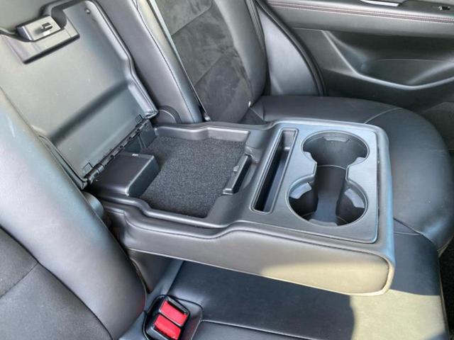 ＷＥＣＡＲＳでは各商談席に大型モニターをご用意しております！見やすい大画面でゆったりと全国の在庫をご覧いただけます！是非ご来店お待ちしております！