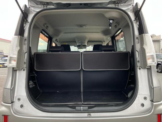 デリカD:2 4WDカスタムハイブリッドMV 保証書/社外 SDナビ/後席モニター 社外 7インチ/衝突安全装置/シートヒーター 前席/車線逸脱防止支援システム/パーキングアシスト バックガイド/ヘッドランプ HID 衝突被害軽減システム 4WD(8枚目)