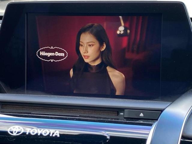 クラウンハイブリッド ＲＳアドバンス　新品タイヤ／保証書／純正　ＳＤナビ／衝突安全装置／シートヒーター／車線逸脱防止支援システム／シート　ハーフレザー／パーキングアシスト　バックガイド／ヘッドランプ　ＬＥＤ／ＵＳＢジャック　バックカメラ（12枚目）