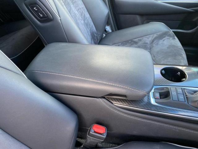 クラウンハイブリッド ＲＳアドバンス　新品タイヤ／保証書／純正　ＳＤナビ／衝突安全装置／シートヒーター／車線逸脱防止支援システム／シート　ハーフレザー／パーキングアシスト　バックガイド／ヘッドランプ　ＬＥＤ／ＵＳＢジャック　バックカメラ（31枚目）