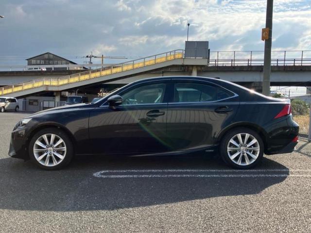 ＩＳ ＩＳ３００ｈ　新品タイヤ／純正　ＳＤナビ／シートヒーター　前席／シート　ハーフレザー／ヘッドランプ　ＬＥＤ／Ｂｌｕｅｔｏｏｔｈ接続／ＥＴＣ／ＥＢＤ付ＡＢＳ／横滑り防止装置／アイドリングストップ／バックモニター（2枚目）