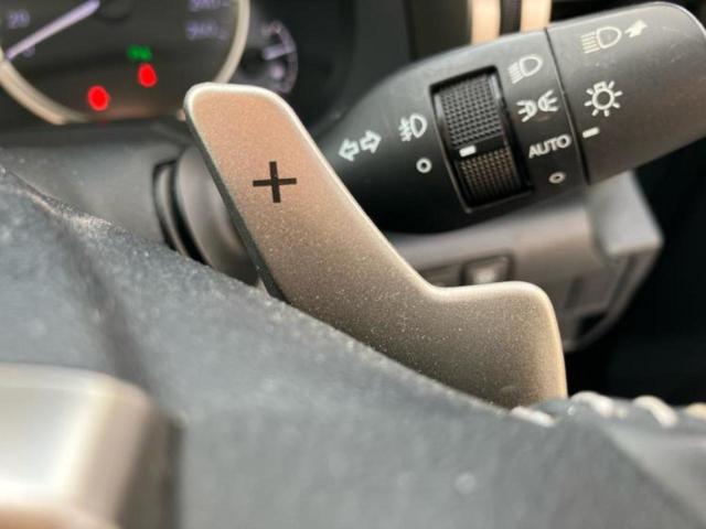 ＩＳ ＩＳ３００ｈ　新品タイヤ／純正　ＳＤナビ／シートヒーター　前席／シート　ハーフレザー／ヘッドランプ　ＬＥＤ／Ｂｌｕｅｔｏｏｔｈ接続／ＥＴＣ／ＥＢＤ付ＡＢＳ／横滑り防止装置／アイドリングストップ／バックモニター（45枚目）