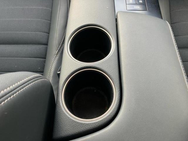 ＩＳ ＩＳ３００ｈ　新品タイヤ／純正　ＳＤナビ／シートヒーター　前席／シート　ハーフレザー／ヘッドランプ　ＬＥＤ／Ｂｌｕｅｔｏｏｔｈ接続／ＥＴＣ／ＥＢＤ付ＡＢＳ／横滑り防止装置／アイドリングストップ／バックモニター（49枚目）