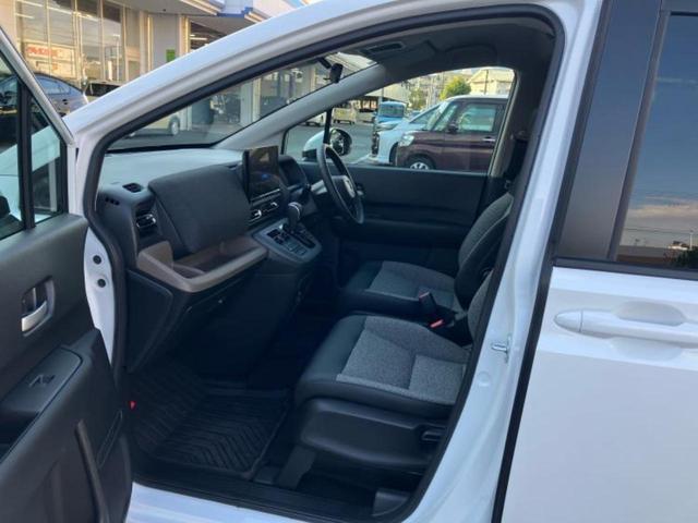 フリード ｅＨＥＶエアーＥＸ　保証書／純正　１１インチ　ＳＤナビ／ホンダセンシング／両側電動スライドドア／シートヒーター／マルチビューカメラシステム／車線逸脱防止支援システム／パーキングアシスト　バックガイド　衝突被害軽減システム（4枚目）