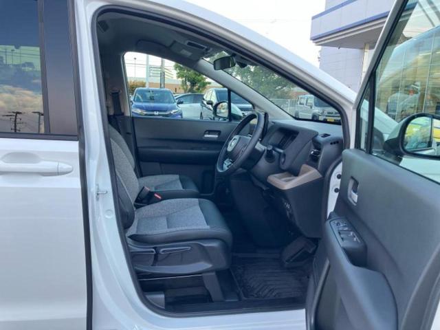 フリード ｅＨＥＶエアーＥＸ　保証書／純正　１１インチ　ＳＤナビ／ホンダセンシング／両側電動スライドドア／シートヒーター／マルチビューカメラシステム／車線逸脱防止支援システム／パーキングアシスト　バックガイド　衝突被害軽減システム（7枚目）