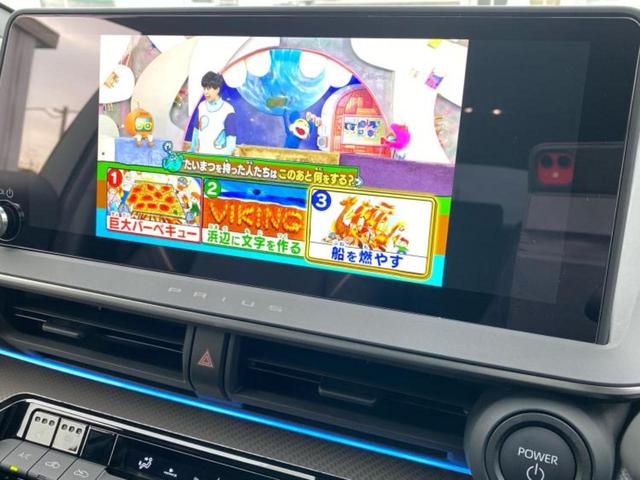 プリウス Ｚ　保証書／ディスプレイオーディオ＋ナビ／デジタルインナーミラー／トヨタセーフティセンス／シートヒーター　前席／パノラミックビューモニター／車線逸脱防止支援システム／シート　合皮　衝突被害軽減システム（12枚目）
