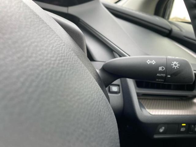 プリウス Ｚ　保証書／ディスプレイオーディオ＋ナビ／デジタルインナーミラー／トヨタセーフティセンス／シートヒーター　前席／パノラミックビューモニター／車線逸脱防止支援システム／シート　合皮　衝突被害軽減システム（16枚目）