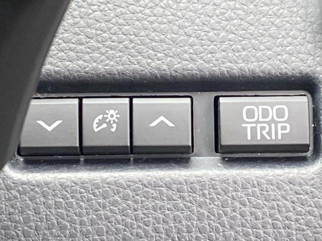 プリウス Ｚ　保証書／ディスプレイオーディオ＋ナビ／デジタルインナーミラー／トヨタセーフティセンス／シートヒーター　前席／パノラミックビューモニター／車線逸脱防止支援システム／シート　合皮　衝突被害軽減システム（28枚目）