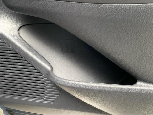 プリウス Ｚ　保証書／ディスプレイオーディオ＋ナビ／デジタルインナーミラー／トヨタセーフティセンス／シートヒーター　前席／パノラミックビューモニター／車線逸脱防止支援システム／シート　合皮　衝突被害軽減システム（38枚目）