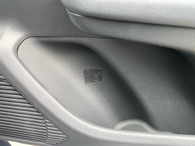 プリウス Ｚ　保証書／ディスプレイオーディオ＋ナビ／デジタルインナーミラー／トヨタセーフティセンス／シートヒーター　前席／パノラミックビューモニター／車線逸脱防止支援システム／シート　合皮　衝突被害軽減システム（44枚目）