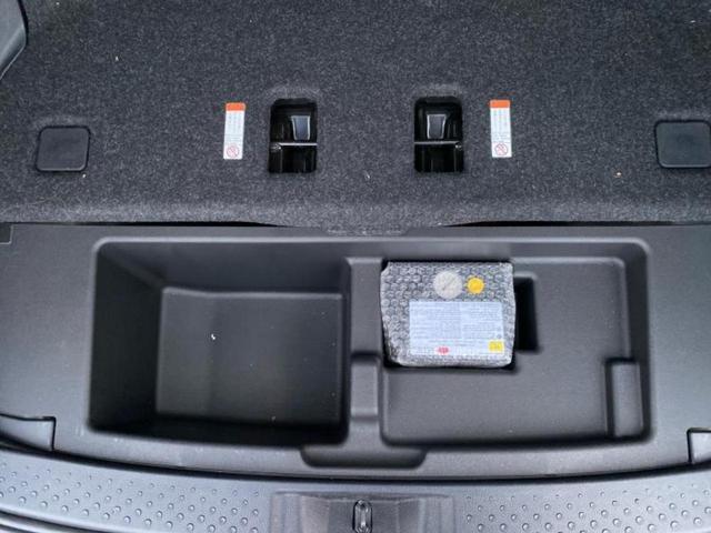 シエンタ G 新品タイヤ/保証書/社外 SDナビ/トヨタセーフティセンス/両側電動スライドドア/シートヒーター 前席/Bluetooth接続/ETC/EBD付ABS/横滑り防止装置/アイドリングストップ 記録簿(26枚目)