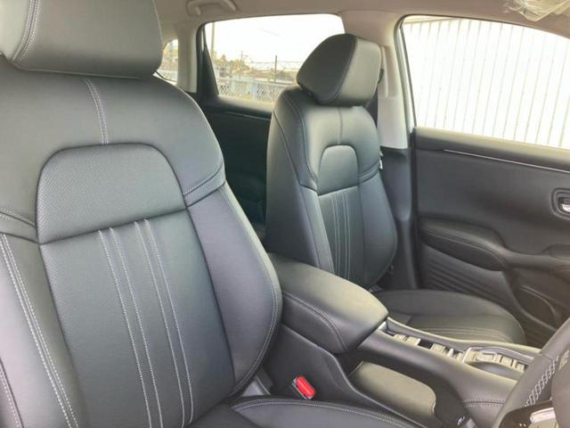 ＺＲ－Ｖ ｅＨＥＶ　Ｚ　保証書／ディスプレイオーディオ＋ナビ９インチ／ホンダセンシング／シートヒーター　前席／マルチビューカメラシステム／車線逸脱防止支援システム／シート　フルレザー／電動バックドア／登録済　革シート　禁煙車（4枚目）