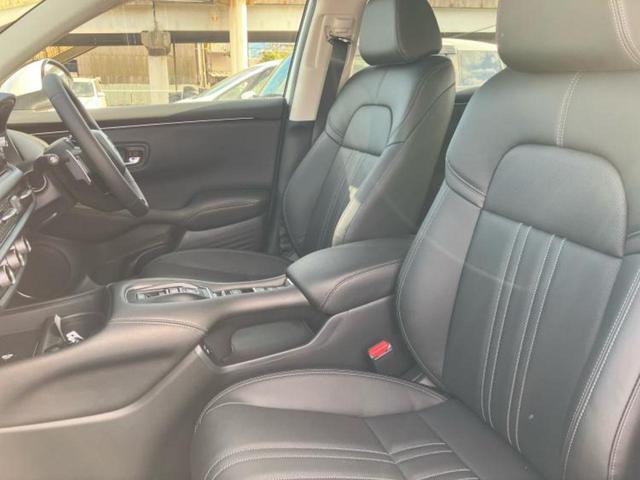 ＺＲ－Ｖ ｅＨＥＶ　Ｚ　保証書／ディスプレイオーディオ＋ナビ９インチ／ホンダセンシング／シートヒーター　前席／マルチビューカメラシステム／車線逸脱防止支援システム／シート　フルレザー／電動バックドア／登録済　革シート　禁煙車（6枚目）