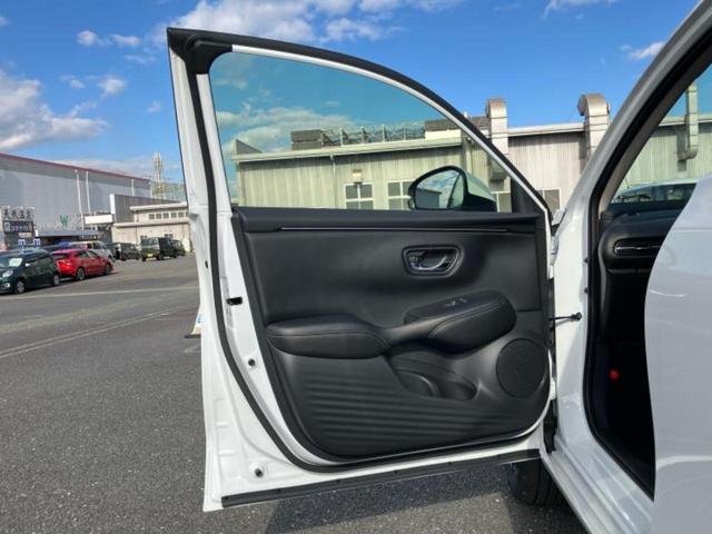 ＺＲ－Ｖ ｅＨＥＶ　Ｚ　保証書／ディスプレイオーディオ＋ナビ９インチ／ホンダセンシング／シートヒーター　前席／マルチビューカメラシステム／車線逸脱防止支援システム／シート　フルレザー／電動バックドア／登録済　革シート　禁煙車（21枚目）