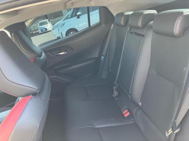 プリウス Z 新品タイヤ/パノラマルーフ/ディスプレイオーディオ12.3インチ/トヨタセーフティセンス/シートヒーター 前席/パノラミックビューモニター/車線逸脱防止支援システム/シート フルレザー 革シート(7枚目)