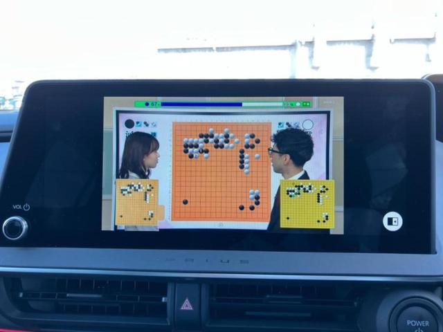 プリウス Z 新品タイヤ/パノラマルーフ/ディスプレイオーディオ12.3インチ/トヨタセーフティセンス/シートヒーター 前席/パノラミックビューモニター/車線逸脱防止支援システム/シート フルレザー 革シート(12枚目)