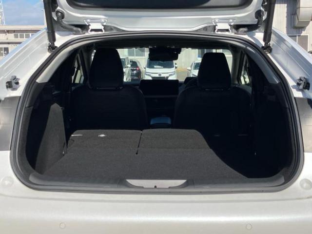 プリウス Z 新品タイヤ/パノラマルーフ/ディスプレイオーディオ12.3インチ/トヨタセーフティセンス/シートヒーター 前席/パノラミックビューモニター/車線逸脱防止支援システム/シート フルレザー 革シート(19枚目)