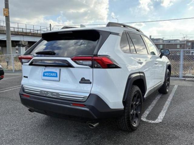 ＲＡＶ４ ４ＷＤアドベンチャーオフロードパッケージ　保証書／社外　１０インチ　ＳＤナビ／デジタルインナーミラー／トヨタセーフティセンス／シートヒーター　前席／車線逸脱防止支援システム／シート　合皮／電動バックドア／ドライブレコーダー　前後　バックカメラ（3枚目）