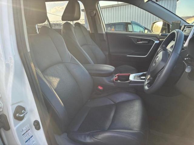 ＲＡＶ４ ４ＷＤアドベンチャーオフロードパッケージ　保証書／社外　１０インチ　ＳＤナビ／デジタルインナーミラー／トヨタセーフティセンス／シートヒーター　前席／車線逸脱防止支援システム／シート　合皮／電動バックドア／ドライブレコーダー　前後　バックカメラ（4枚目）