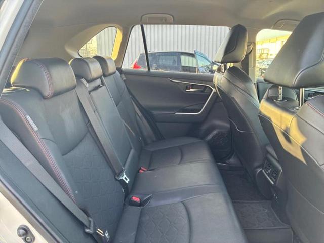 ＲＡＶ４ ４ＷＤアドベンチャーオフロードパッケージ　保証書／社外　１０インチ　ＳＤナビ／デジタルインナーミラー／トヨタセーフティセンス／シートヒーター　前席／車線逸脱防止支援システム／シート　合皮／電動バックドア／ドライブレコーダー　前後　バックカメラ（5枚目）