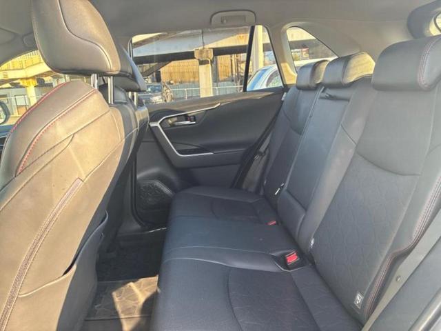ＲＡＶ４ ４ＷＤアドベンチャーオフロードパッケージ　保証書／社外　１０インチ　ＳＤナビ／デジタルインナーミラー／トヨタセーフティセンス／シートヒーター　前席／車線逸脱防止支援システム／シート　合皮／電動バックドア／ドライブレコーダー　前後　バックカメラ（7枚目）