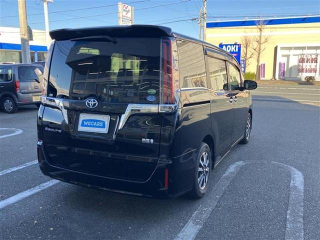 エスクァイア ハイブリッドＧｉプレミアムパッケージ　保証書／純正　９インチ　ＳＤナビ／フリップダウンモニター　純正　１２．１インチ／トヨタセーフティセンス／両側電動スライドドア／シートヒーター　前席／車線逸脱防止支援システム／シート　ハーフレザー（3枚目）