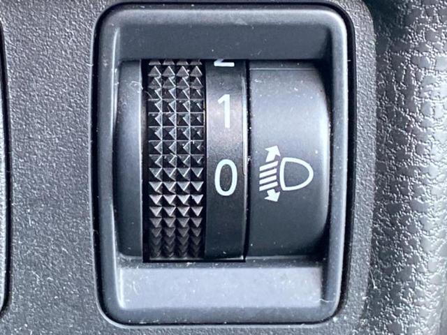 ノート Ｘ　ＤＩＧ－Ｓ　純正　ＳＤナビ／Ｂｌｕｅｔｏｏｔｈ接続／ＥＢＤ付ＡＢＳ／アイドリングストップ／地上波デジタルチューナー／ＤＶＤ／エアバッグ　運転席／エアバッグ　助手席／アルミホイール　純正　１４インチ　ＤＶＤ再生（33枚目）