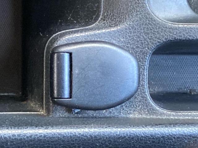 ノート Ｘ　ＤＩＧ－Ｓ　純正　ＳＤナビ／Ｂｌｕｅｔｏｏｔｈ接続／ＥＢＤ付ＡＢＳ／アイドリングストップ／地上波デジタルチューナー／ＤＶＤ／エアバッグ　運転席／エアバッグ　助手席／アルミホイール　純正　１４インチ　ＤＶＤ再生（37枚目）