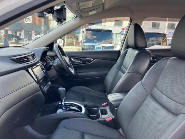 エクストレイル ２０Ｘ　新品タイヤ／保証書／純正　ＳＤナビ／インテリジェントルームミラー／アラウンドビューモニター／車線逸脱防止支援システム／シート　ハーフレザー／電動バックドア／ドライブレコーダー　純正　全周囲カメラ（5枚目）