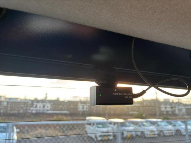 フリード＋ Ｇホンダセンシング　新品タイヤ／純正　９インチ　メモリーナビ／ホンダセンシング／両側電動スライドドア／車線逸脱防止支援システム／ドライブレコーダー　前後／Ｂｌｕｅｔｏｏｔｈ接続／ＥＴＣ／ＥＢＤ付ＡＢＳ／横滑り防止装置（36枚目）