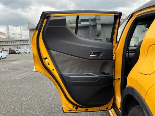 Ｃ－ＨＲ Ｇ　純正エアロ／保証書／ディスプレイオーディオ＋ナビ／衝突安全装置／シートヒーター　運転席／パノラミックビューモニター／車線逸脱防止支援システム／シート　ハーフレザー／ヘッドランプ　ＬＥＤ　全周囲カメラ（23枚目）