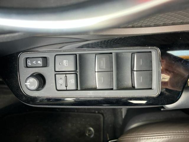 Ｃ－ＨＲ Ｇ　純正エアロ／保証書／ディスプレイオーディオ＋ナビ／衝突安全装置／シートヒーター　運転席／パノラミックビューモニター／車線逸脱防止支援システム／シート　ハーフレザー／ヘッドランプ　ＬＥＤ　全周囲カメラ（27枚目）