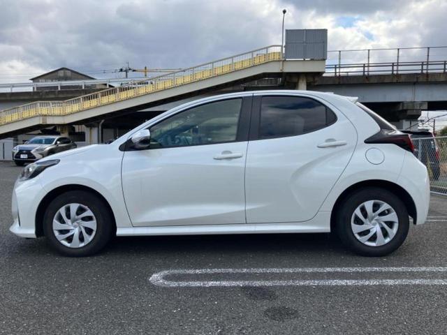 ヤリス Ｇ　新品タイヤ／ディスプレイオーディオ＋ナビ／トヨタセーフティセンス／車線逸脱防止支援システム／ＵＳＢジャック／Ｂｌｕｅｔｏｏｔｈ接続／ＥＴＣ／ＥＢＤ付ＡＢＳ／横滑り防止装置／バックモニター　バックカメラ（2枚目）